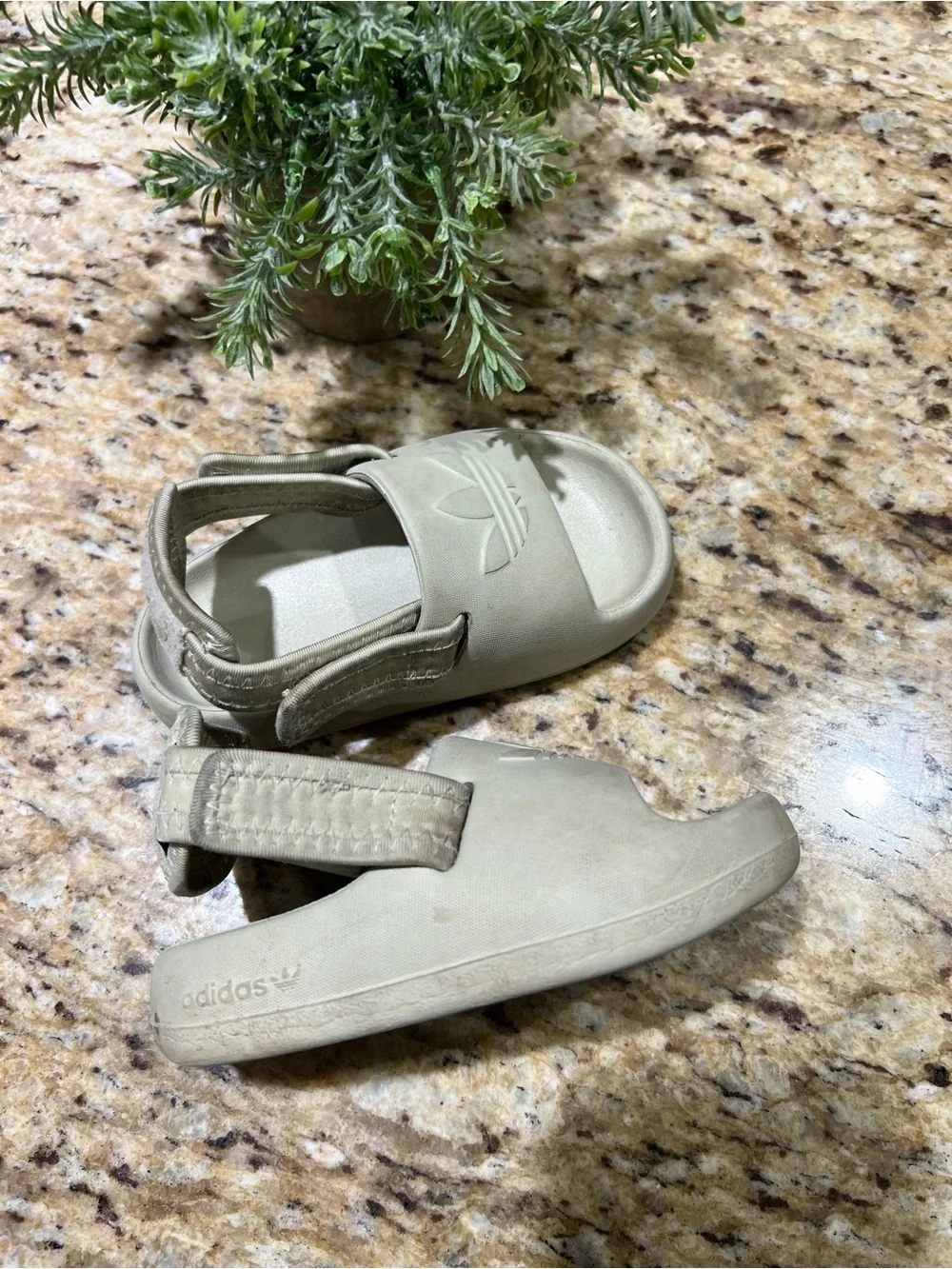 Adidas Beige Toddler Trefoil Slide Sandals with Adjustable Back Strap 7K